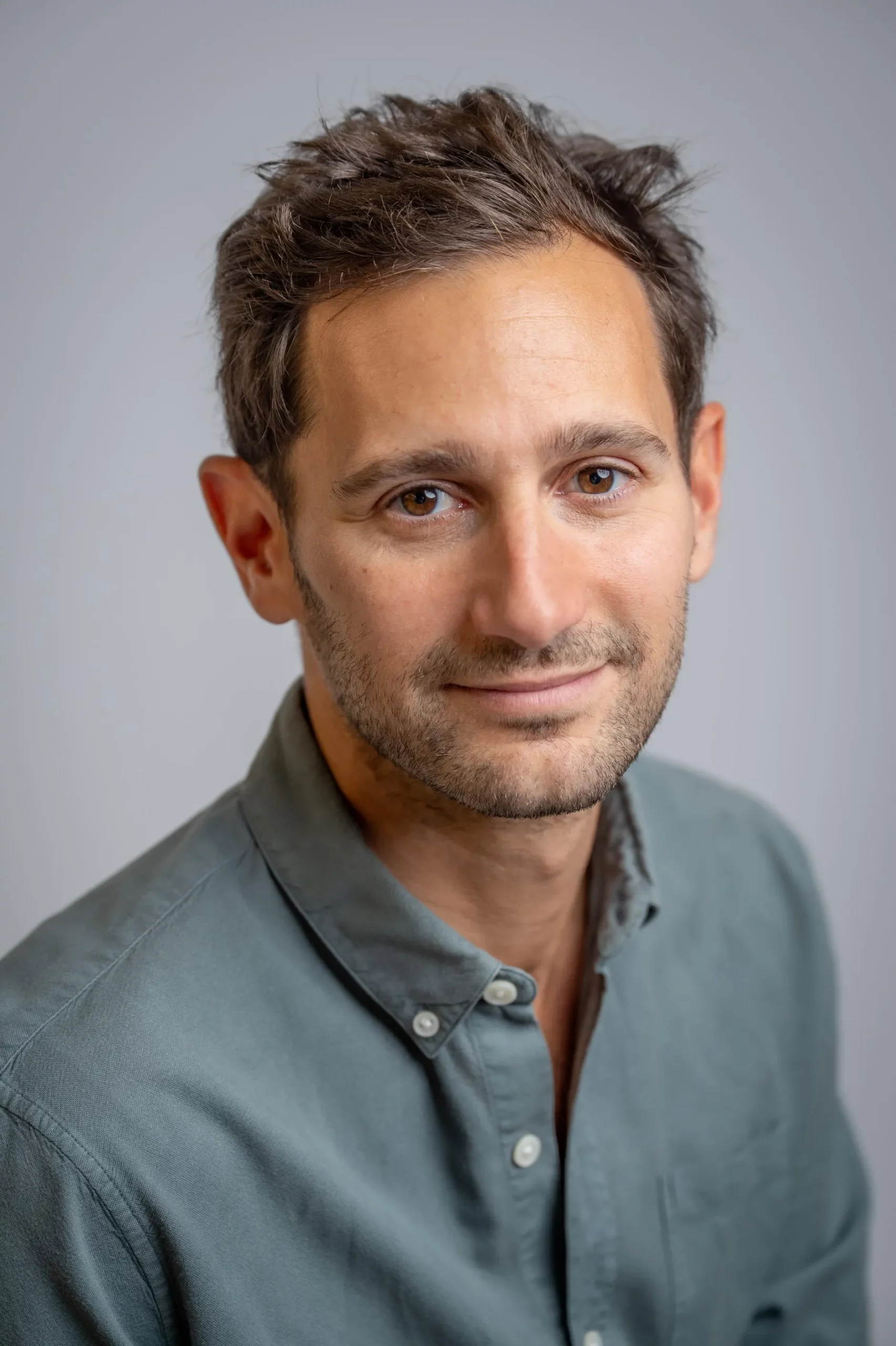 Dr Lorie Nahmani, chirurgien orthopédique épaulme, coude, main et poignet à Belharra Orthopédie