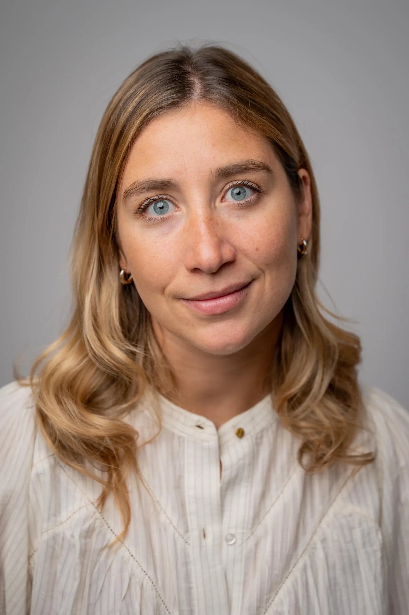 Dr Lorie Nahmani, chirurgien orthopédique pédiatrique à Belharra Orthopédie